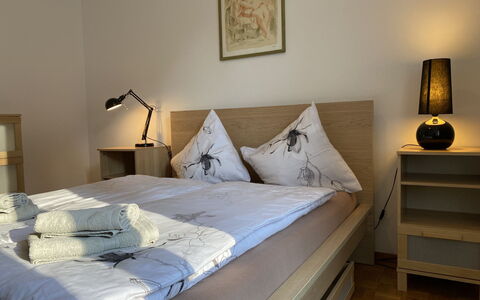 App. Paradiso: Mobilia, Proprietà, Comfort, Legna, Lampada, Telaio Del Letto, Tessile, Interior Design, Cuscino, Cornice