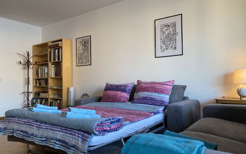 App. Paradiso: Mobilia, Proprietà, Cornice, Comfort, Azzurro, Legna, Tessile, Cuscino, Interior Design, Lampada