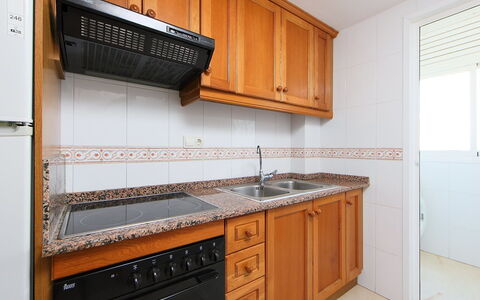 Gemelos: Controsoffitto, Cabinetry, Proprietà, Mobilia, Elettrodomestico Da Cucina, Cucina, Cucina Stufa, Legna, Elettrodomestico, Illuminazione