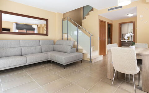 Cambrils 600: Proprietà, Camera, Mobilia, Interior Design, Costruzione, Pavimento, Soggiorno, Piastrella, Suite, Immobiliare