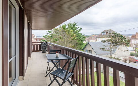 Cabourg 247: Proprietà, Pianta, Costruzione, Cielo, Portico, Legna, Albero, Shade, Vaso Di Fiori, Recinzione