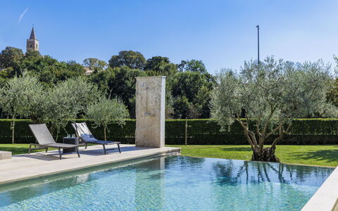 Luna Nera: Acqua, Cielo, Pianta, Azzurro, Piscina, Paesaggio Naturale, Albero, Erba, Tempo Libero, Paesaggio