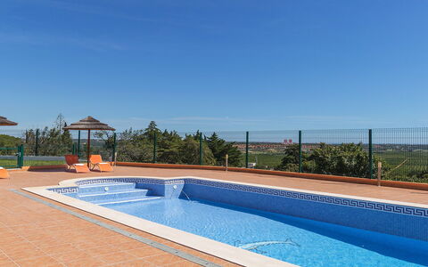 Da Horta: Cielo, Acqua, Proprietà, Pianta, Piscina, Costruzione, Azzurro, Albero, Rettangolo, Shade