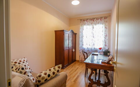 Antonietta: Camera, Proprietà, Mobilia, Interior Design, Immobiliare, Costruzione, Casa, Pavimento, Casa, Per Finestre