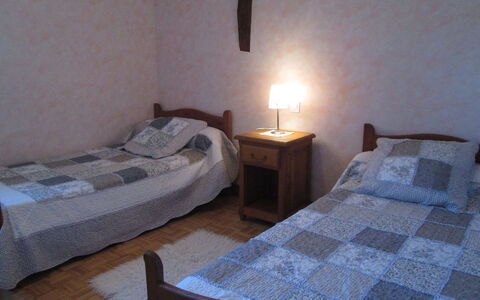 La Grange: Mobilia, Proprietà, Costruzione, Comfort, Blu, Tavolo, Tessile, Illuminazione, Legna, Interior Design