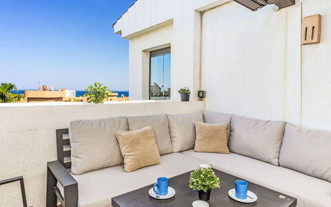 Alamar: Mobilia, Appartamento, Pavimento, Casa, Sedia, Balcone, Mobili Da Esterno, Divano, Tavolino Da Caffè