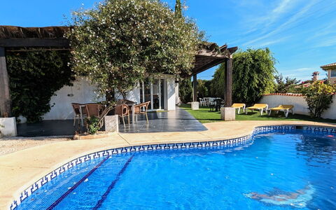 Mexico: Acqua, Cielo, Pianta, Proprietà, Piscina, Azzurro, Blu, Costruzione, Albero, Nube