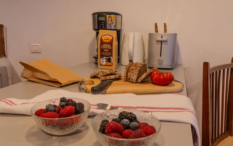 La Miccia: Tavola, Cibo, Ingrediente, Serveware, Frutta, Dishware, Produrre, Tazza, Prima Colazione