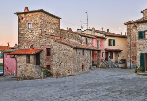 La Miccia: Cittadina, Quartiere, Proprietà, Costruzione, Strada, Cielo, Casa, Villaggio, Insediamento Umano, Strada