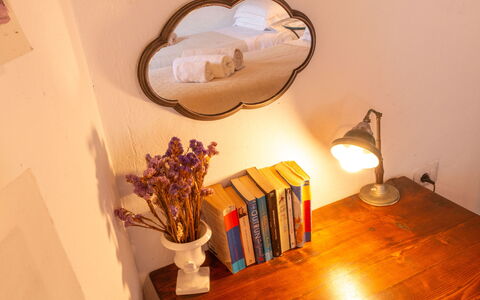 Podere Il Doccio: Interior Design, Illuminazione, Arancia, Camera, Lampada, Cornice, Dipingere, Lampada, Paralume, Still Life Fotografia