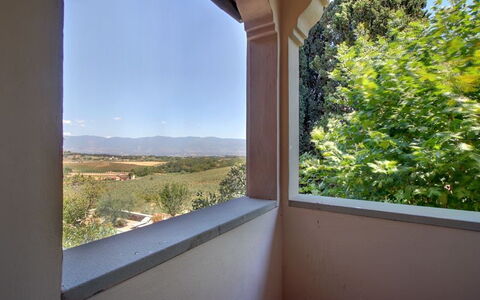 Villa Stolli: Proprietà, Camera, Casa, Cielo, Immobiliare, Architettura, Finestra, Albero, Casa, Costruzione