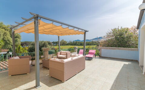 Surphinia: Cielo, Costruzione, Nube, Pianta, Tavolo, Shade, Casa, Mobili Da Esterno, Tavolo Esterno, Albero