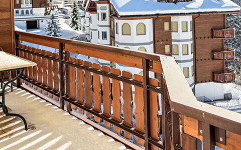 Leukerbad 480: Appartamento, Balcone, Condominio, Color Legno, Latifoglie, Illuminazione Diurna, Hotel