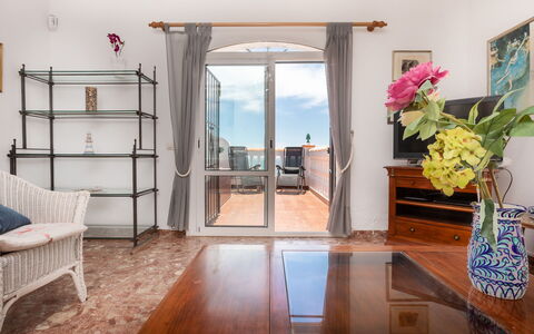 Nerja Penthouse: Fiore, Proprietà, Mobilia, Costruzione, Pianta, Azzurro, Legna, Porta, Interior Design, Architettura