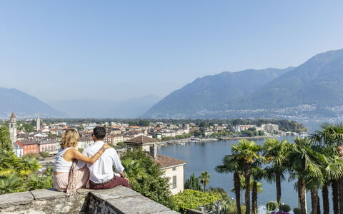 Locarno 75: Cielo, Acqua, Montagna, Costruzione, Azzurro, Albero, Pianta, Paesaggio, Tempo Libero
