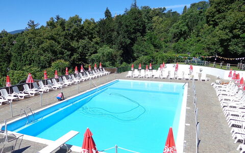 Ghiffa 200: Acqua, Cielo, Piscina, Albero, Sedia, Tempo Libero, Ricreazione, Erba, Divertimento, Pianta