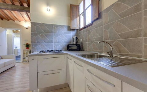 Residenza Monna Lisa: Proprietà, Controsoffitto, Camera, Cabinetry, Piastrella, Cucina, Mobilia, Interior Design, Costruzione, Pavimento