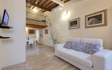 Residenza Monna Lisa: Proprietà, Camera, Costruzione, Mobilia, Interior Design, Pavimento, Immobiliare, Pavimento In Legno, Soggiorno, Casa