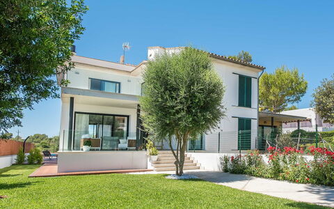 Marianne: Proprietà, Casa, Casa, Costruzione, Immobiliare, Zona Residenziale, Architettura, Estate, Facciata, Quartiere