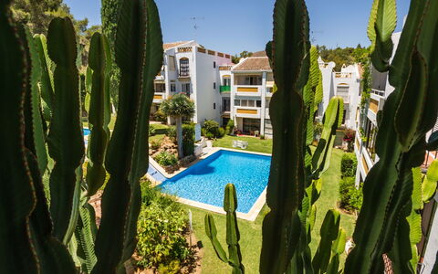 Apartamentos Pueblo Valleverde: Cielo, Pianta, Proprietà, Azzurro, Acqua, Botanica, Vegetazione, Lotto, Erba, Biome