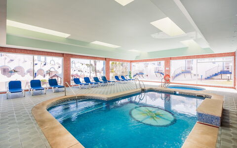 Reserva de Marbella: Piscina, Centro Ricreativo, Proprietà, Tempo Libero, Costruzione, Camera, Cielo, Interior Design, Ricorrere, Immobiliare