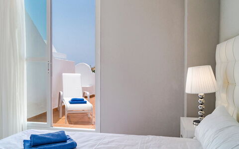 Reserva de Marbella: Camera Da Letto, Camera, Mobilia, Letto, Proprietà, Interior Design, Lenzuolo, Materasso, Parete, Costruzione