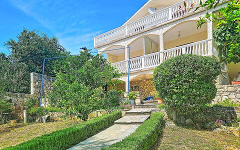 Matal: Arbusto, Zona Residenziale, Estate, Giardino, Hacienda, Dimora, Villa, Balcone, Portico