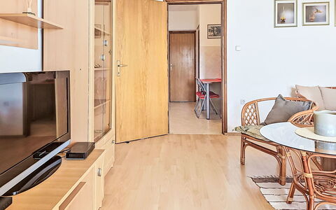 Matal: Mobilia, Pavimentazione, Pavimento, Interior Design, Legna, Camera, Soffitto, Pavimento In Legno, Illuminazione, Soggiorno