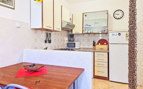 Matal: Pavimentazione, Mobilia, Apparecchio Major, Interior Design, Elettrodomestico Da Cucina, Legna, Pavimento, Cucina, Elettrodomestico, Camera