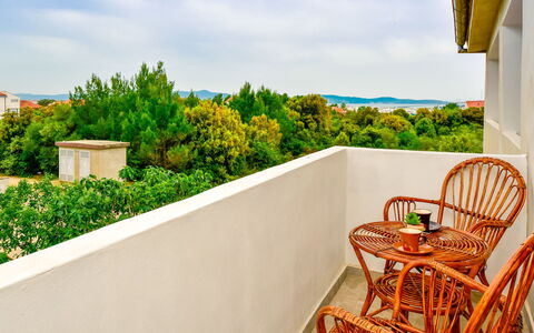 Zadar Sukošan 120: Appartamento, Balcone, Mobili Da Esterno, Eco Hotel