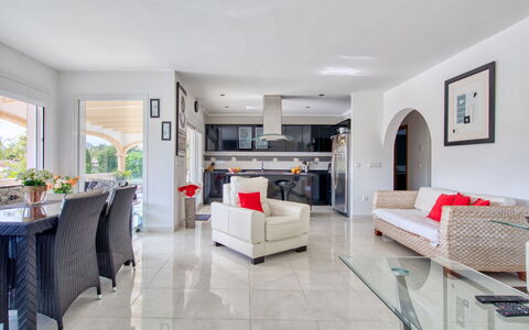 Costa Celia: Proprietà, Camera, Mobilia, Interior Design, Costruzione, Soggiorno, Soffitto, Pavimento, Casa, Immobiliare