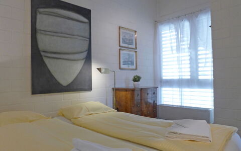 Im Gruebi Apt.5: Mobilia, Proprietà, Finestra, Comfort, Legna, Tessile, Costruzione, Shade, Cornice