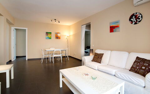 Gabriel 01: Tavolo, Mobilia, Proprietà, Comfort, Interior Design, Legna, Casa, Pavimento, Pavimentazione, Porta