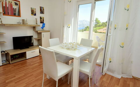 Villa Bay View: Camera, Proprietà, Mobilia, Pavimento, Interior Design, Tavolo, Sala Da Pranzo, Pavimento In Legno, Costruzione, Casa