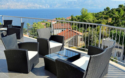 Brač Postira 104: Cielo, Proprietà, Mobilia, Costruzione, Natura, Mobili Da Esterno, Sedia, Tavolo, Tavolo Esterno, Interior Design