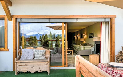 Cor des Alpes 2 681.5: Proprietà, Legna, Shade, Pianta, Interior Design, Immobiliare, Latifoglie, Color Legno, Soggiorno, Fascio