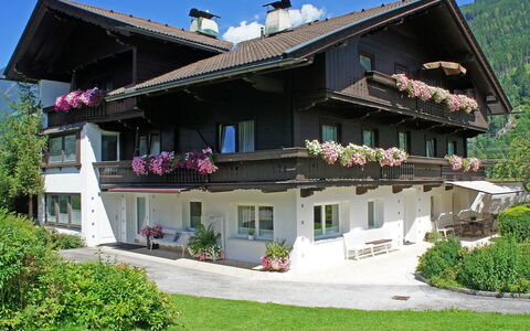 Aschau im Zillertal 495: Casa, Proprietà, Costruzione, Casa, Immobiliare, Architettura, Villetta, Agriturismo, Tetto, Estate