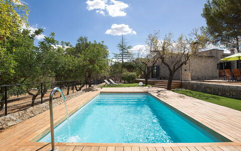 Can Coll: Piscina, Proprietà, Immobiliare, Casa, Casa, Zona Residenziale, Estate, Cielo, Tempo Libero, Costruzione