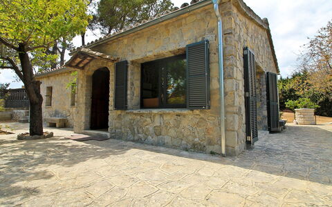 Can Coll: Proprietà, Casa, Costruzione, Cittadina, Architettura, Albero, Immobiliare, Area Rurale, Casa, Facciata