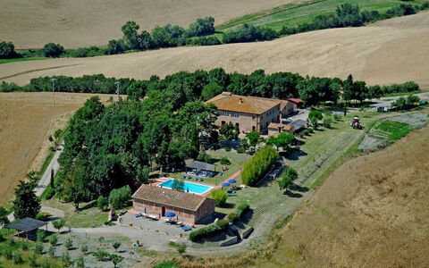 Agriturismo Il Gattero: Fotografia Aerea, Area Rurale, Zona Residenziale, Lotto, Estate, Paesaggio, Azienda Agricola, Fotografia, Villaggio, Suolo