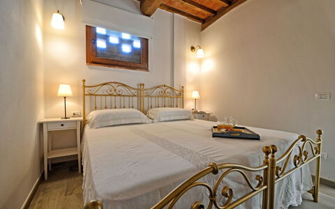 Il Fienile Di Giovanna: Camera Da Letto, Letto, Camera, Mobilia, Proprietà, Telaio Del Letto, Lenzuolo, Costruzione, Bedding, Immobiliare