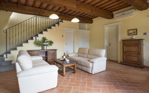 Santo Stefano 10: Camera, Proprietà, Costruzione, Mobilia, Soggiorno, Pavimento, Interior Design, Immobiliare, Soffitto, Casa