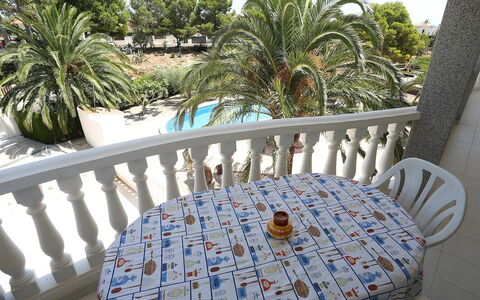 Escorpion: Proprietà, Balcone, Vacanza, Casa, Villa, Appartamento, Casa, Mobilia, Costruzione, Portico