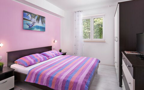 Ana: Camera Da Letto, Letto, Lenzuolo, Mobilia, Camera, Bedding, Proprietà, Viola, Telaio Del Letto, Materasso