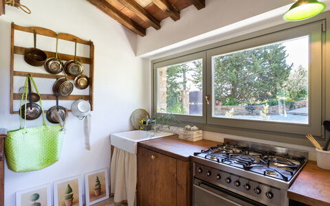 Villa Melinda: Camera, Proprietà, Controsoffitto, Costruzione, Mobilia, Soffitto, Interior Design, Casa, Cucina, Casa