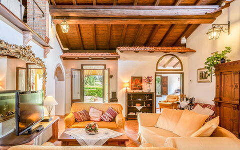 I Pioppi: Soggiorno, Camera, Proprietà, Soffitto, Interior Design, Costruzione, Mobilia, Casa, Casa, Immobiliare