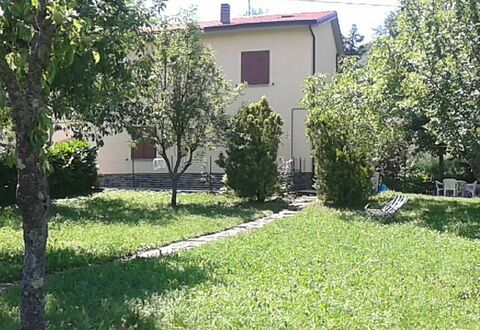 Appartamento Porretta Terme: Proprietà, Cortile, Casa, Backyard, Immobiliare, Casa, Lotto, Prato, Albero, Erba