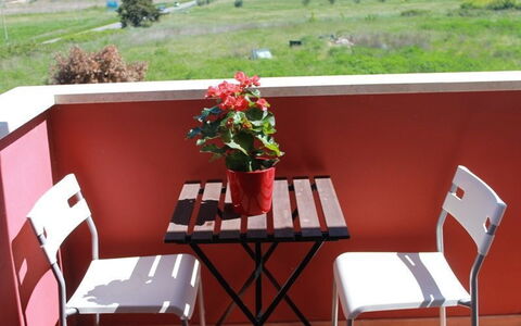 Scarlino Summer Village: Rosso, Tavolo, Mobilia, Camera, Sedia, Tavolo Esterno, Casa, Vaso Di Fiori, Pianta, Ristorante