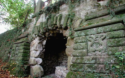Villa Del Conte: Rovine, Parete, Muro ​​Di Pietra, Roccia, Albero, Costruzione, Affioramento, Architettura, Casa, Formazione