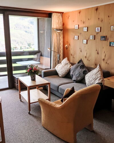 Apt B 093 100.9